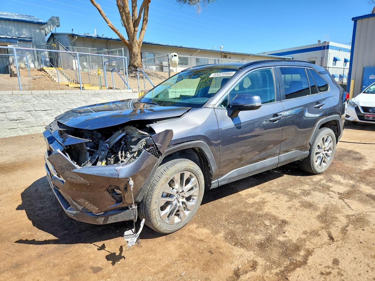 Salvage Toyota RAV4 Image