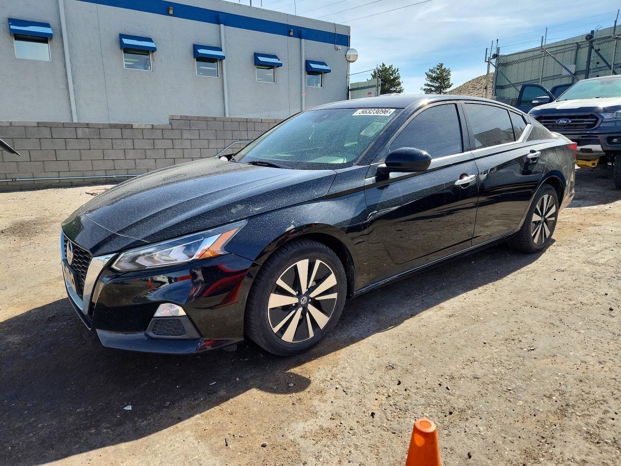 Salvage Nissan Altima Image