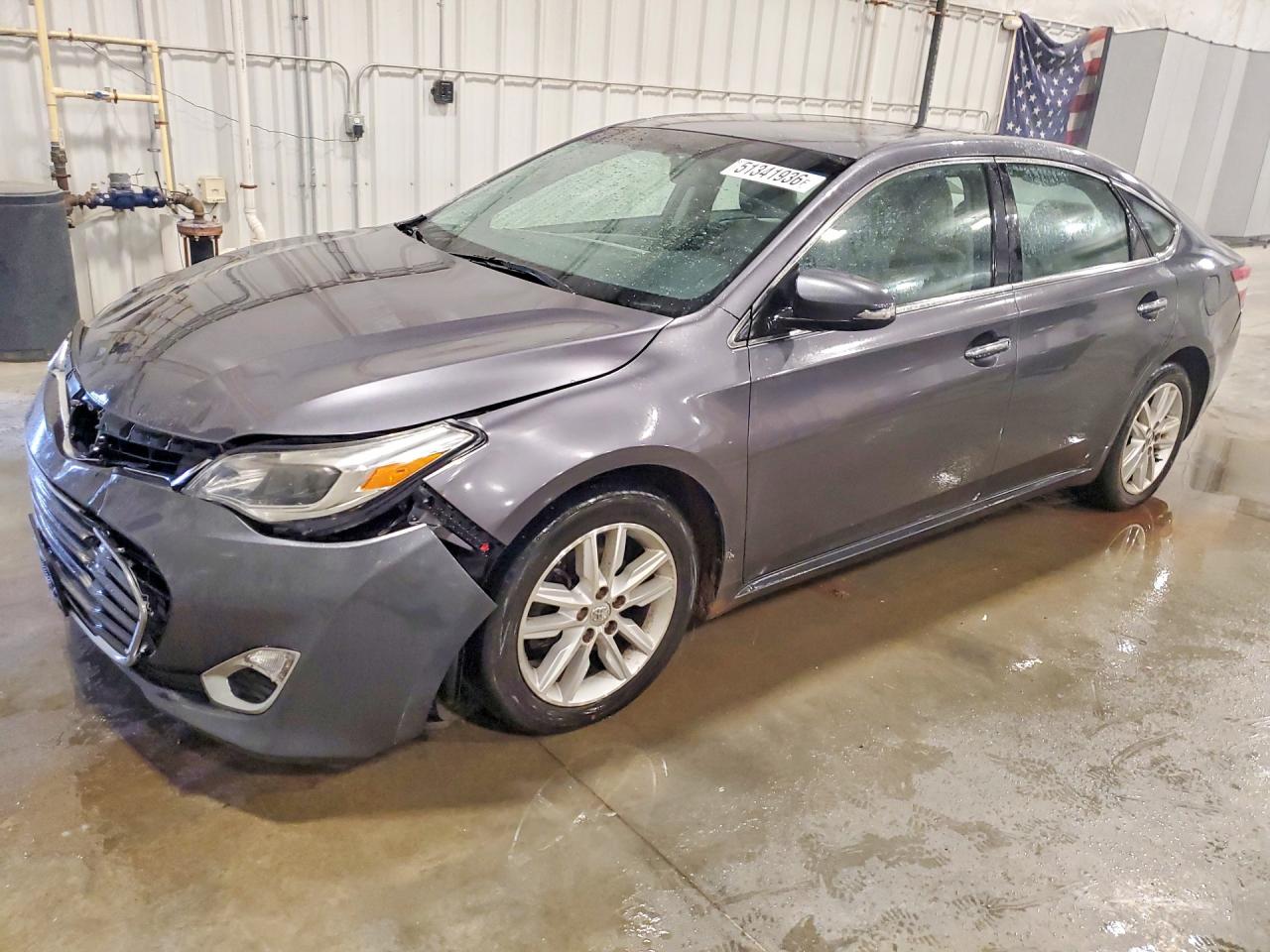 Salvage Toyota Avalon Image