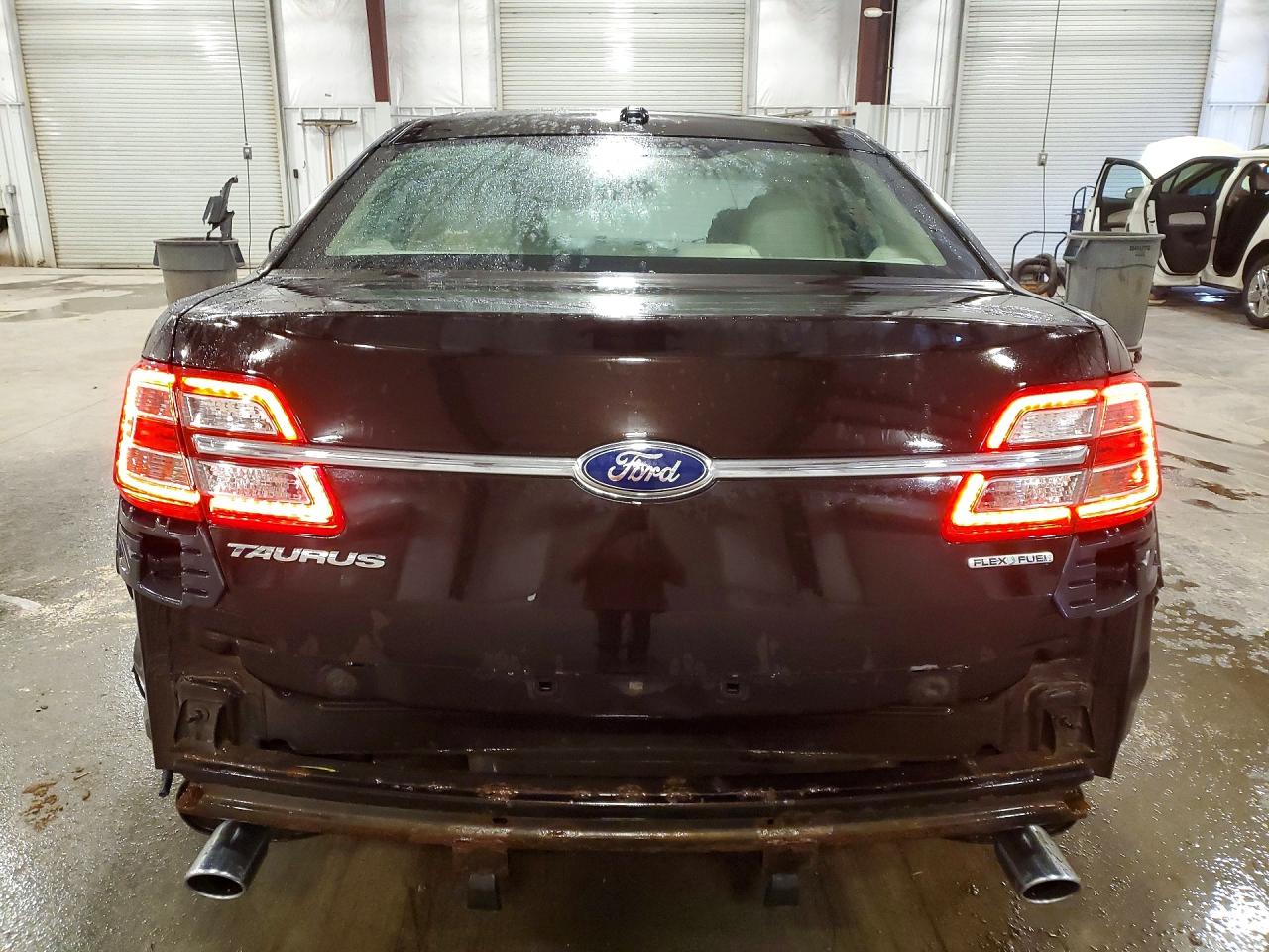 Ford Taurus Se