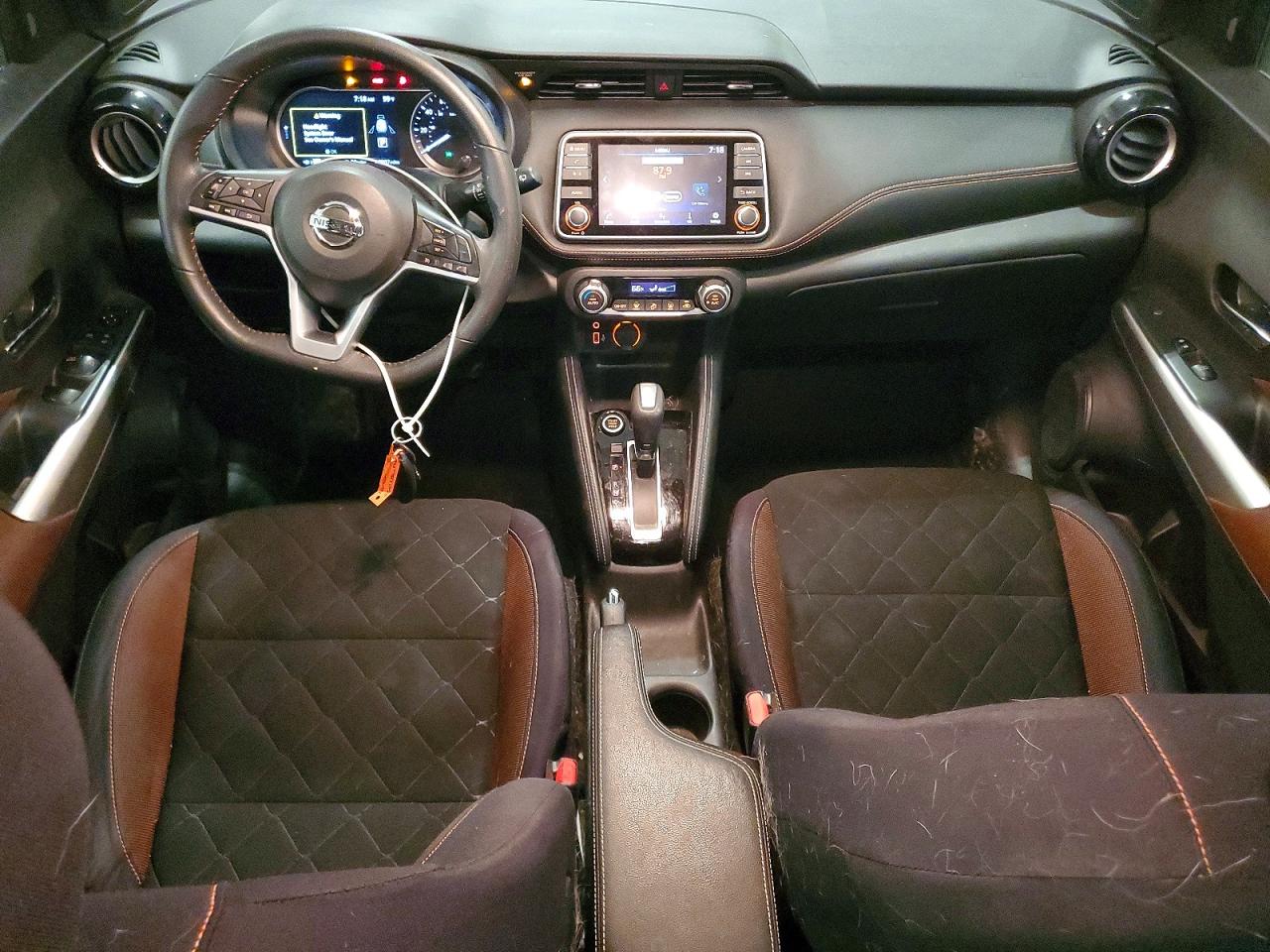 Nissan Kicks Sr
