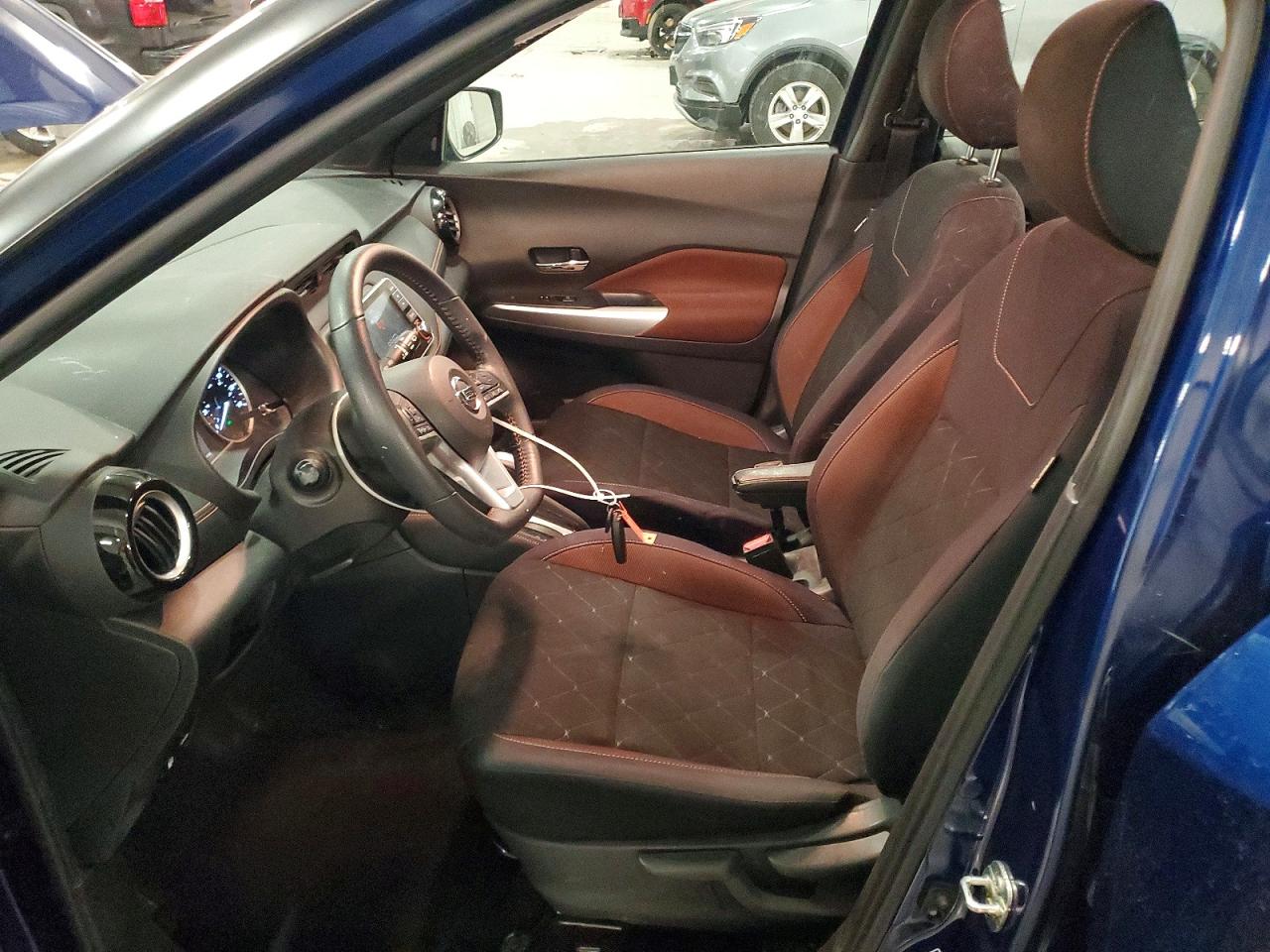 Nissan Kicks Sr