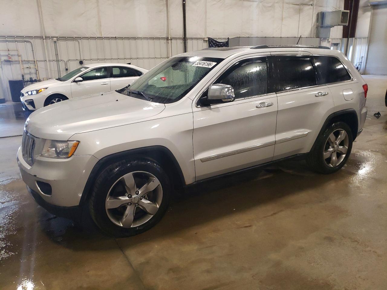 Salvage Jeep Grand Cherokee Image