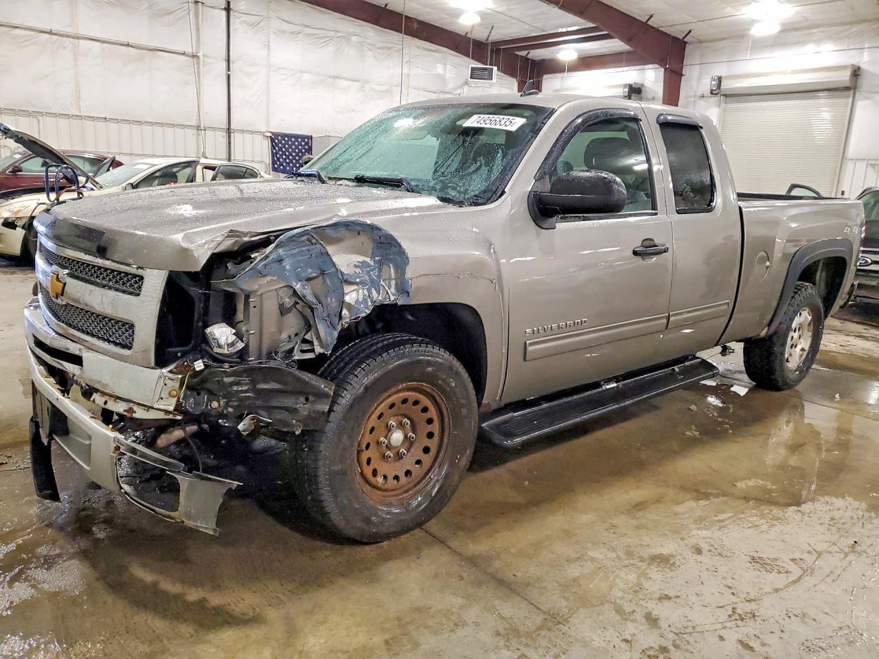 Salvage Chevrolet Silverado Image