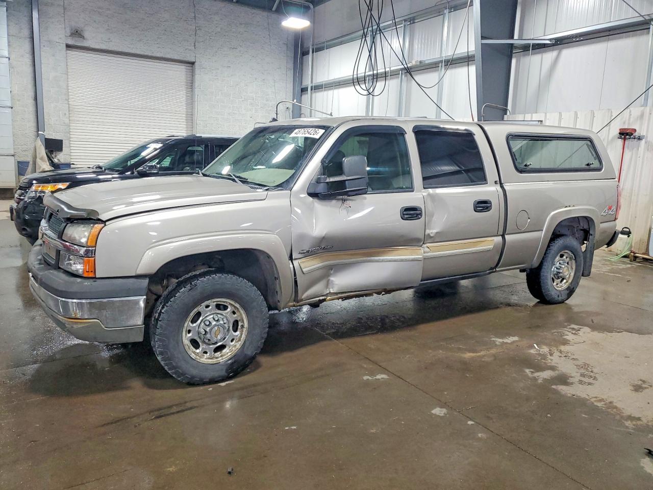 Salvage Chevrolet Silverado Image