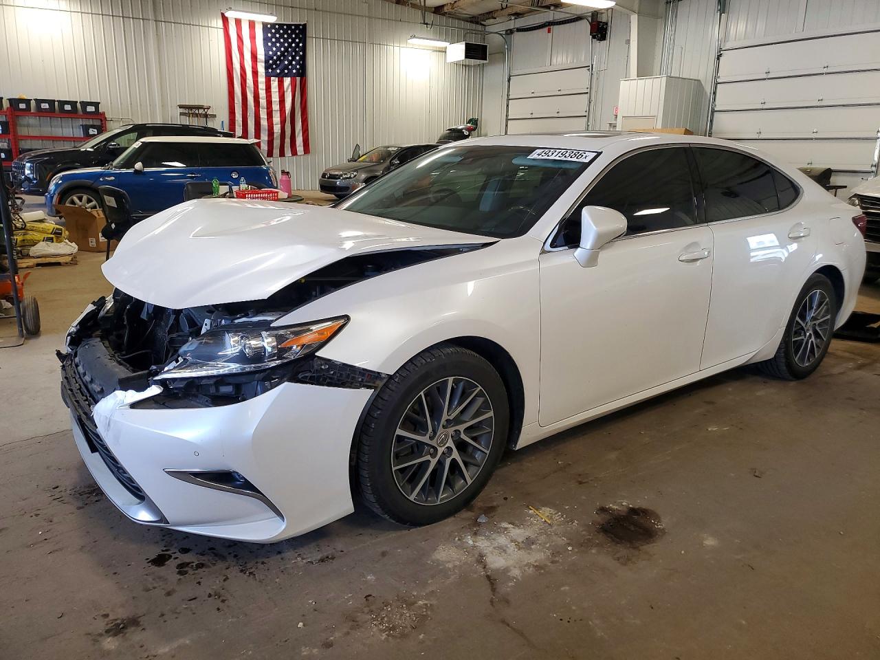 Salvage Lexus Es Image