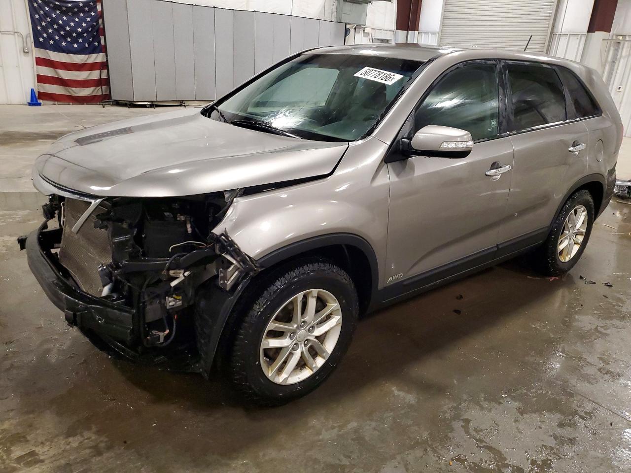 Salvage Kia Sorento Image