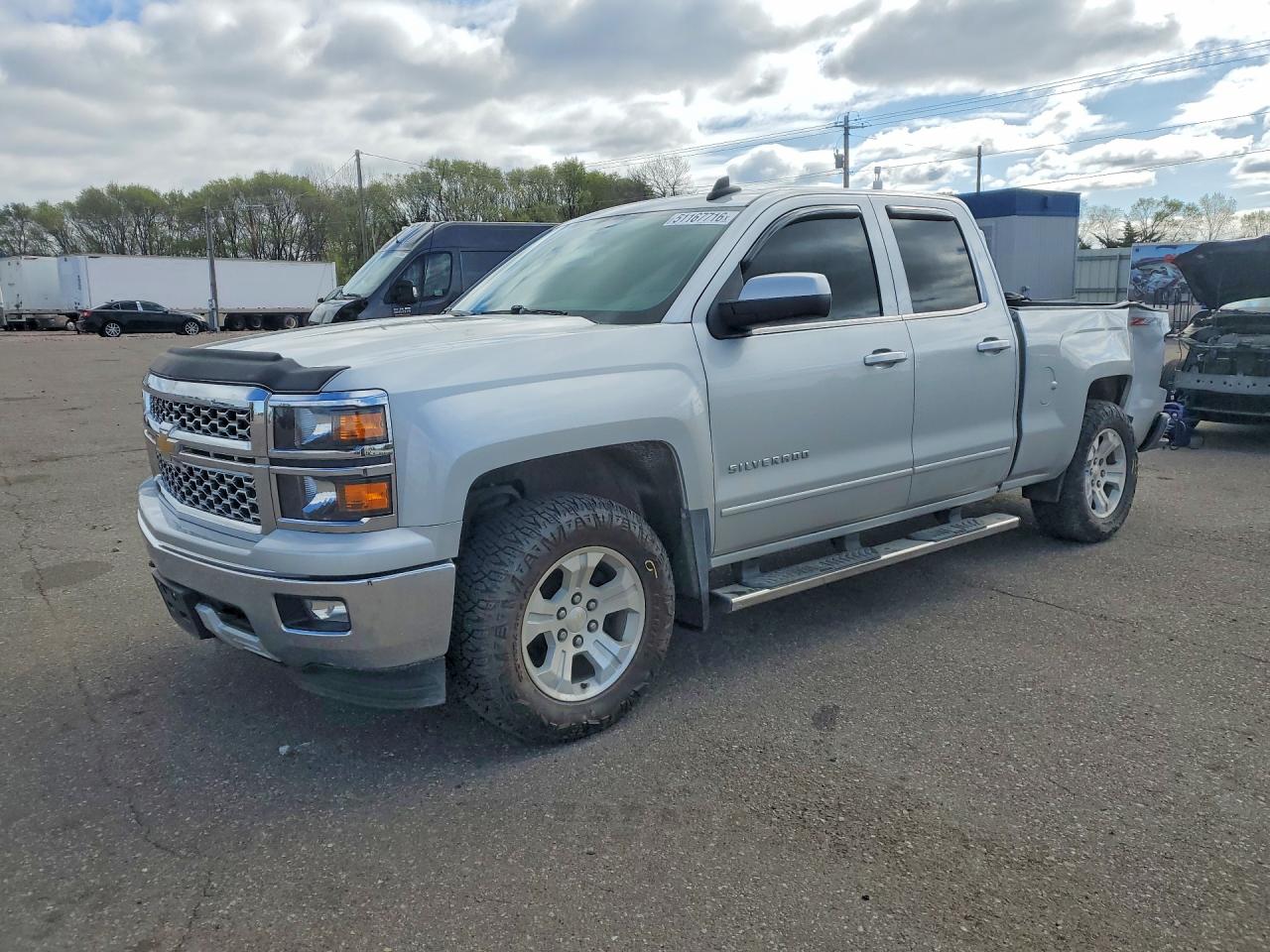 Salvage Chevrolet Silverado Image