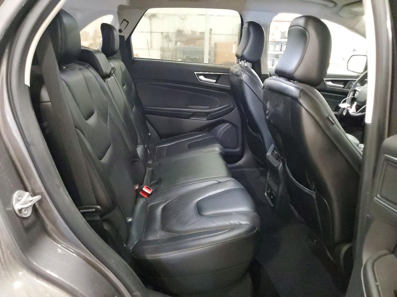 Ford Edge Titanium