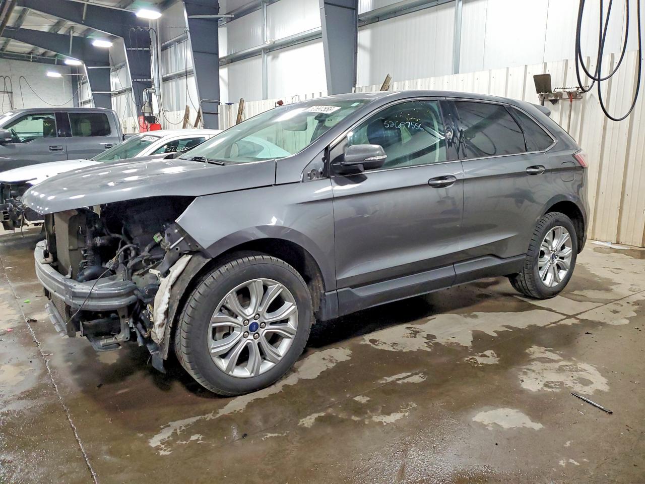 Salvage Ford Edge Image
