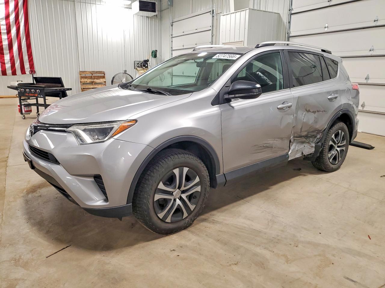 Salvage Toyota RAV4 Image
