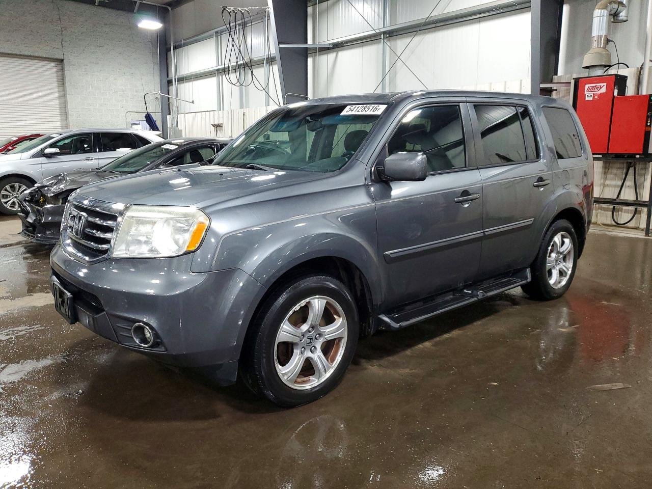 Salvage Honda Pilot Image