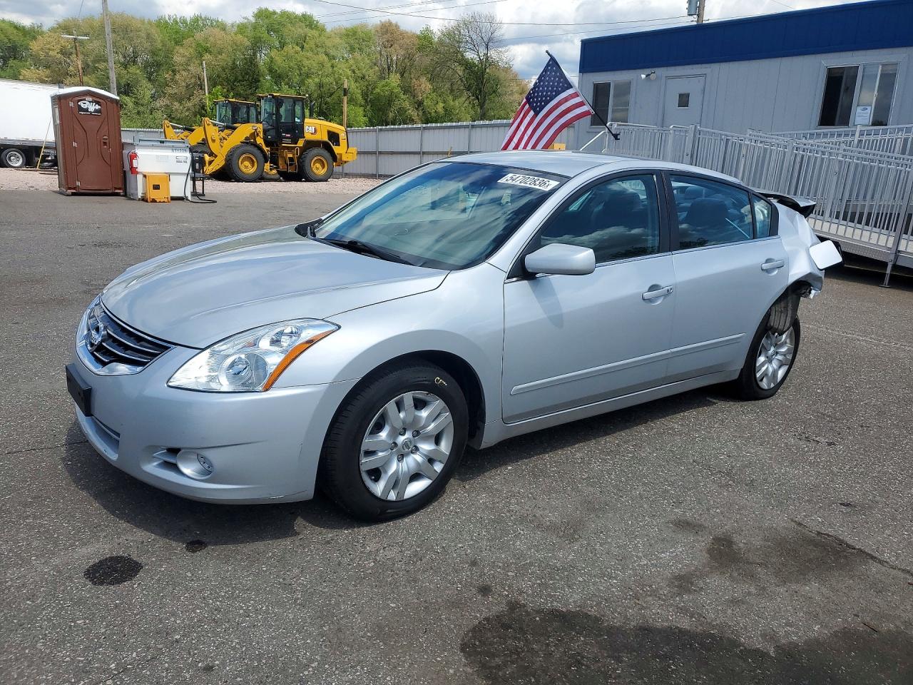 Salvage Nissan Altima Image