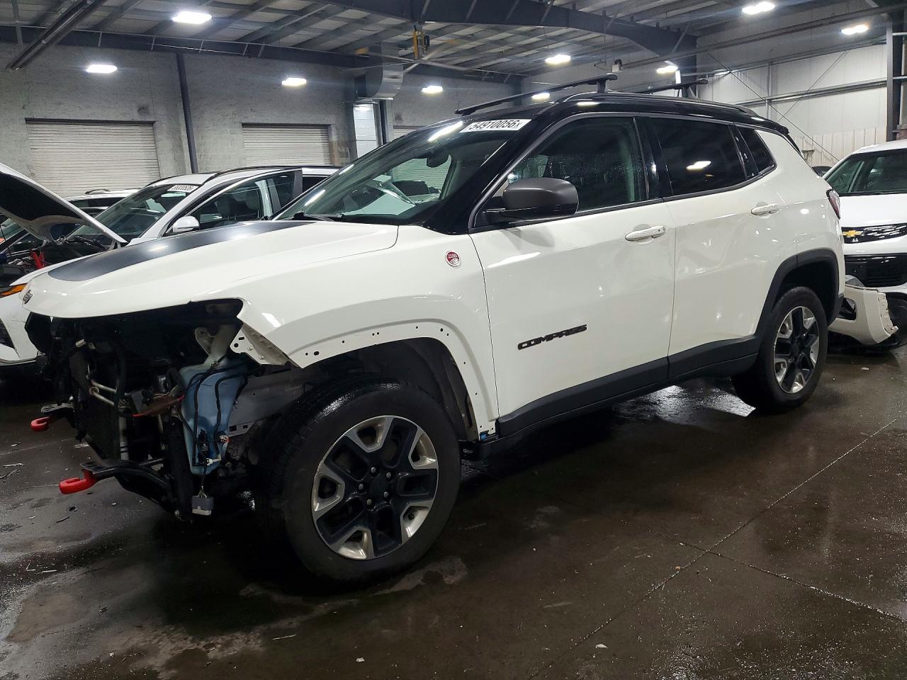 Salvage Jeep Compass Image