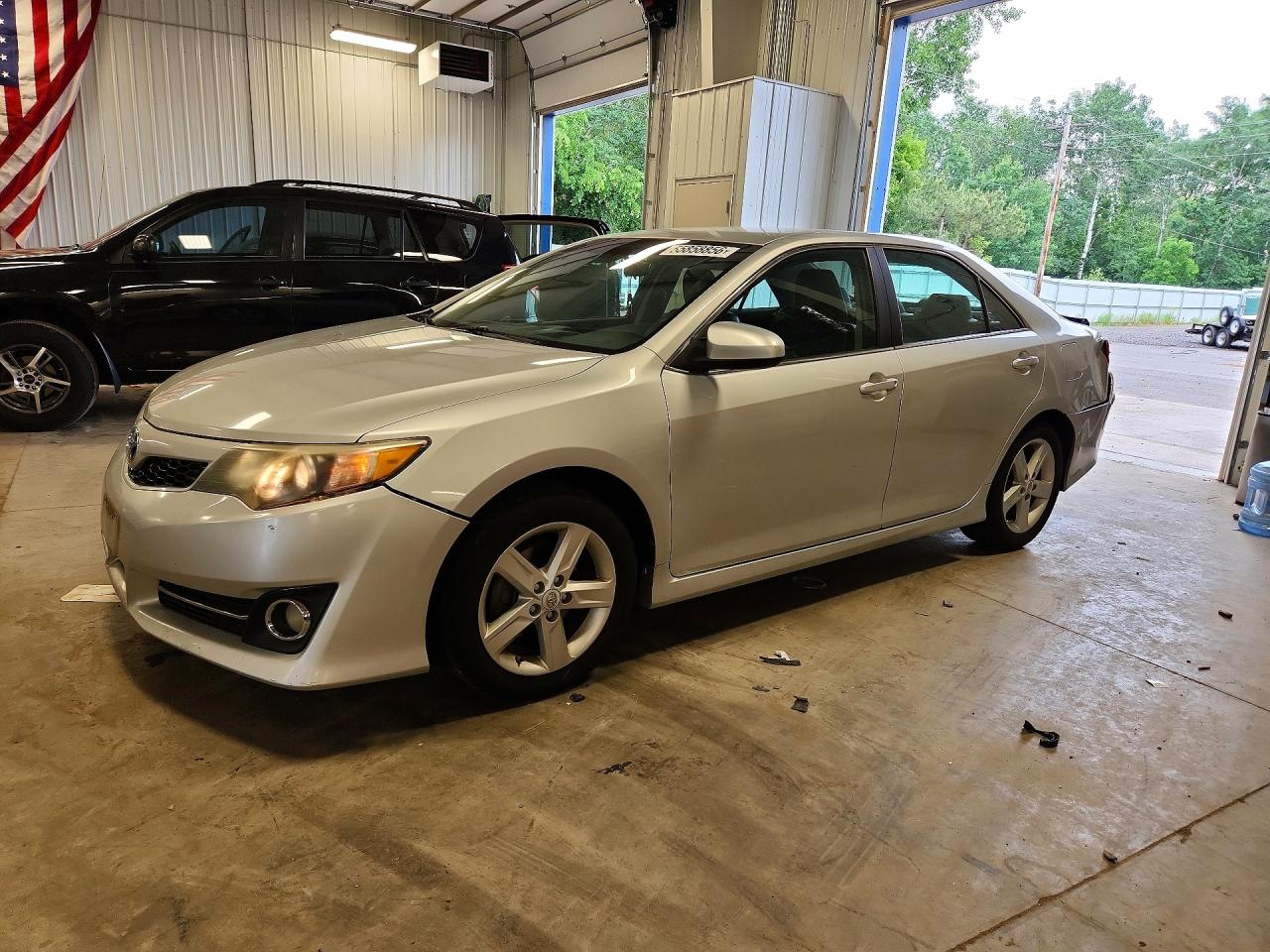 Salvage Toyota Camry Image