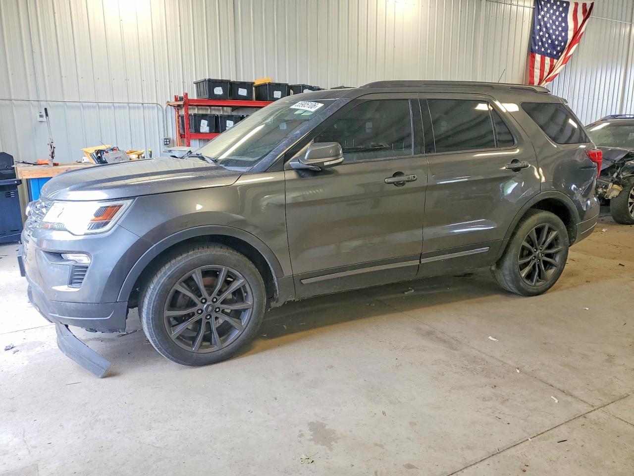 Salvage Ford Explorer Image