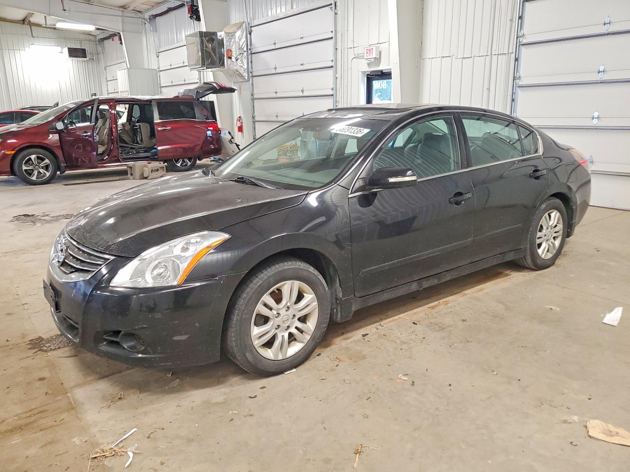 Salvage Nissan Altima Image