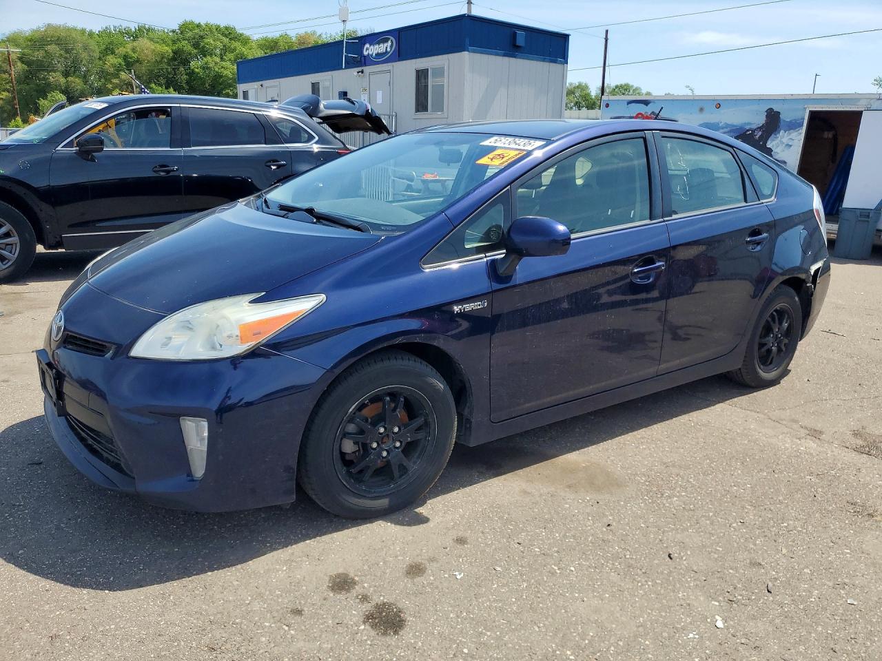 Salvage Toyota Prius Image