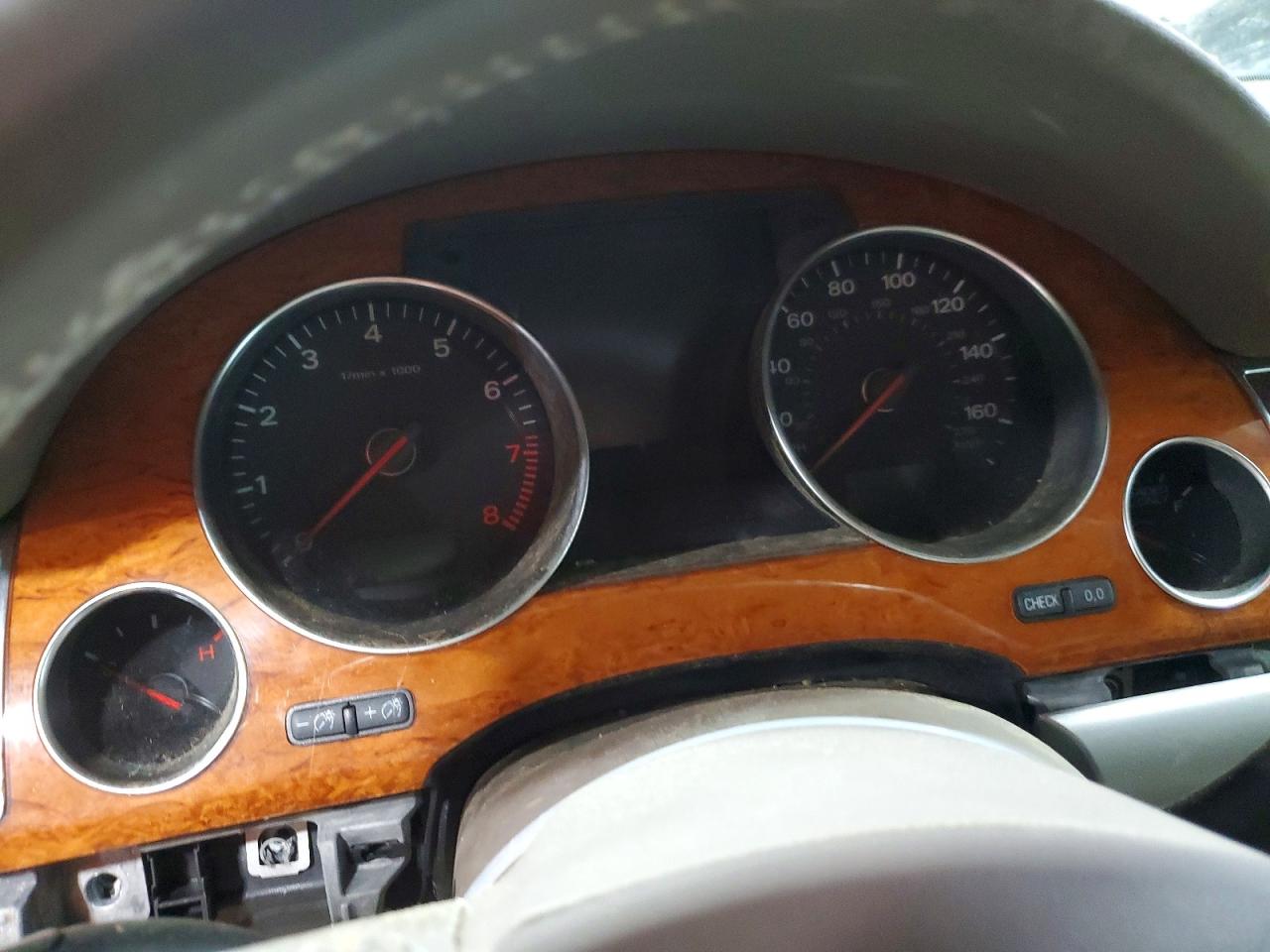 Audi A8 L Quattro