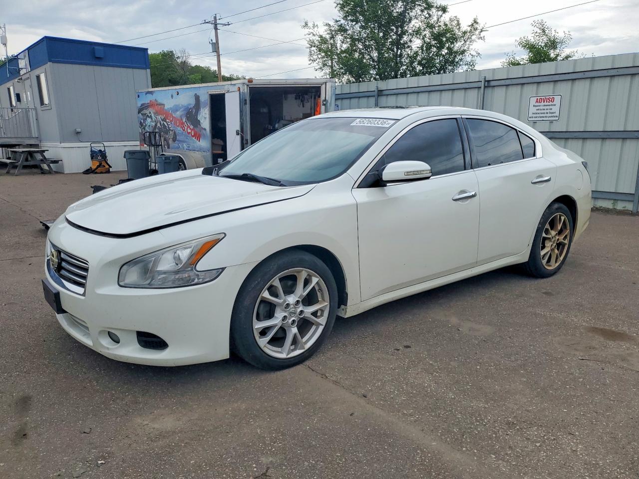Salvage Nissan Maxima Image