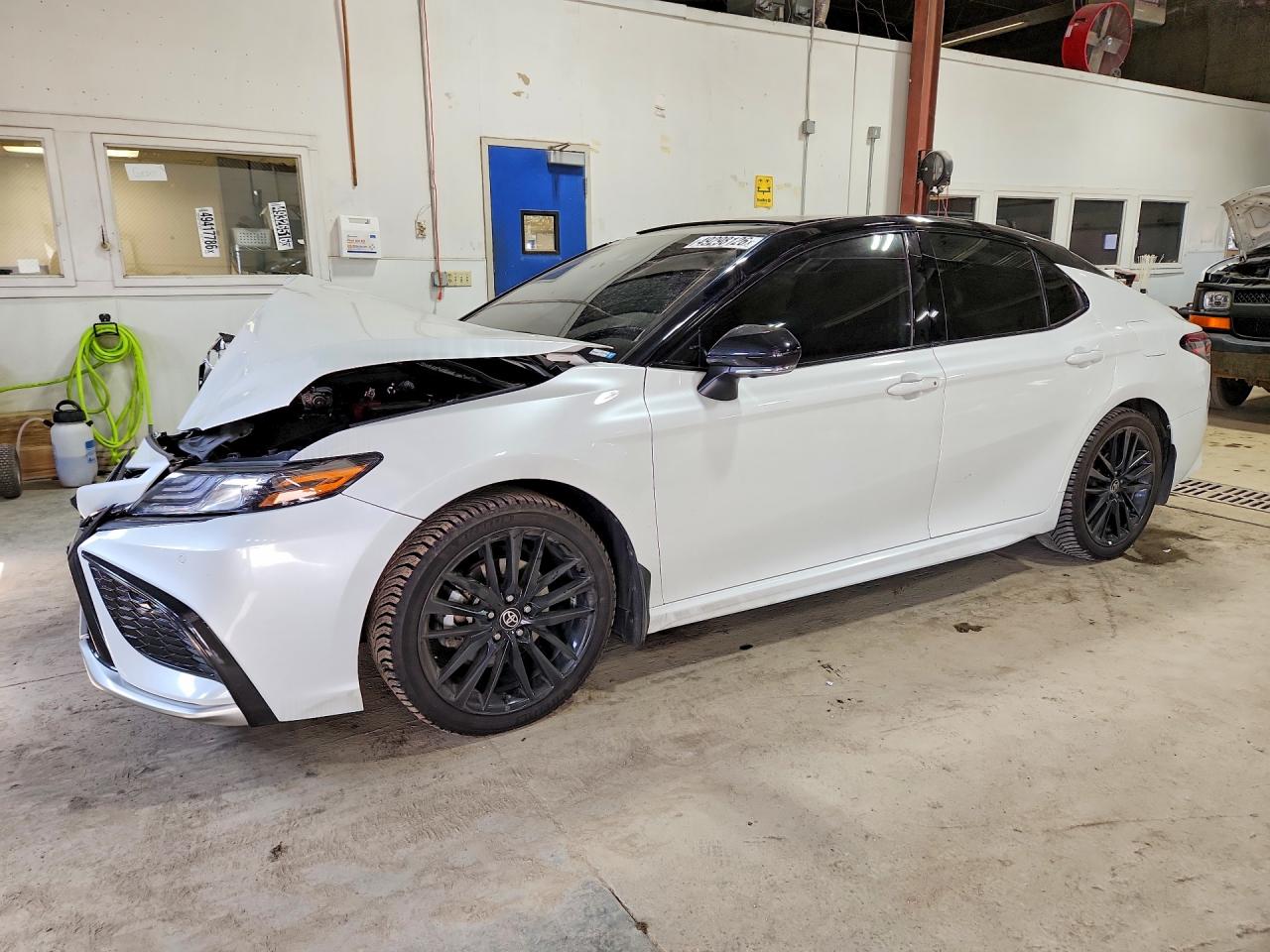 Salvage Toyota Camry Image