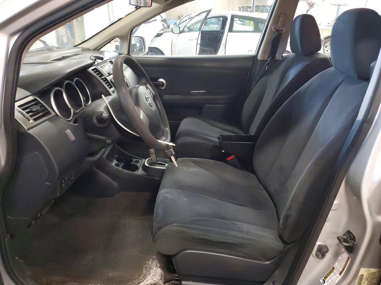 Nissan Versa 1.8 S