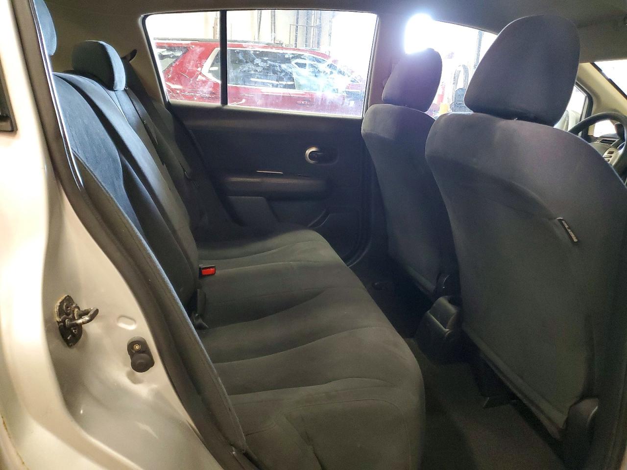 Nissan Versa 1.8 S