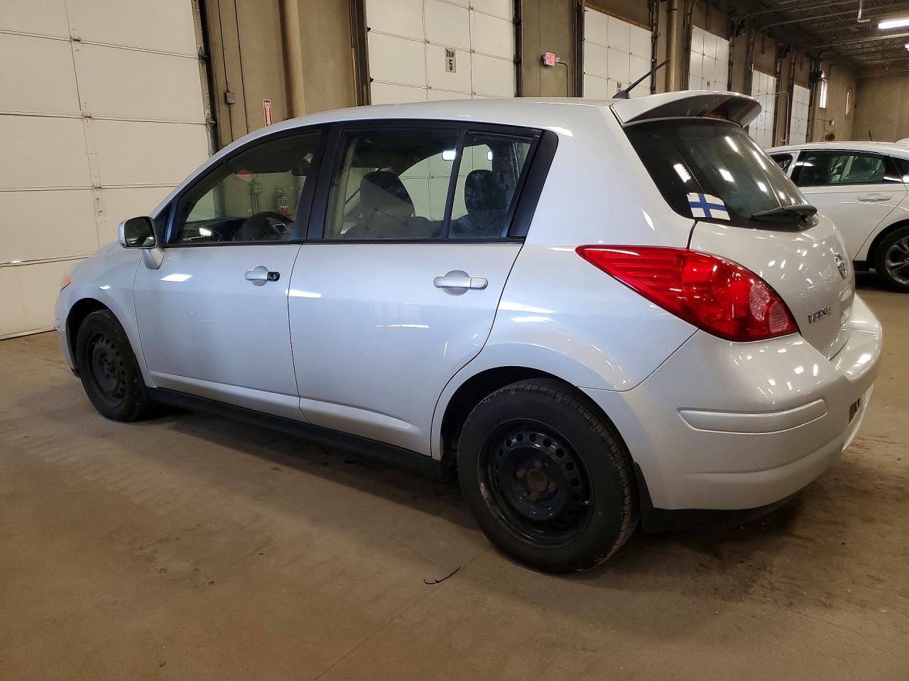 Nissan Versa 1.8 S