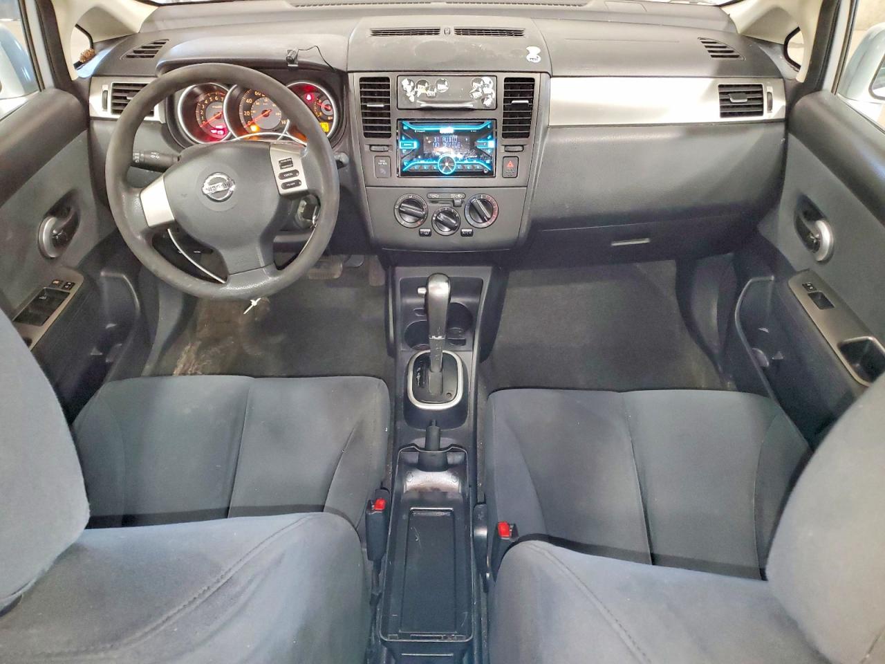 Nissan Versa 1.8 S