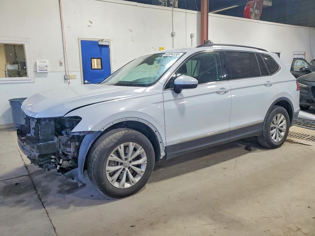Salvage Volkswagen Tiguan Image