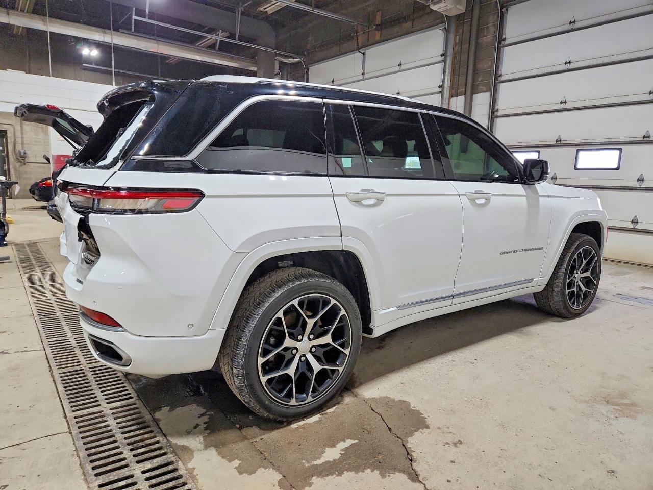 Jeep Cherokee Summit