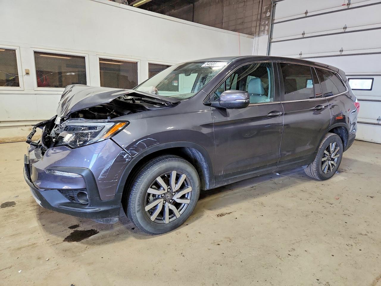 Salvage Honda Pilot Image