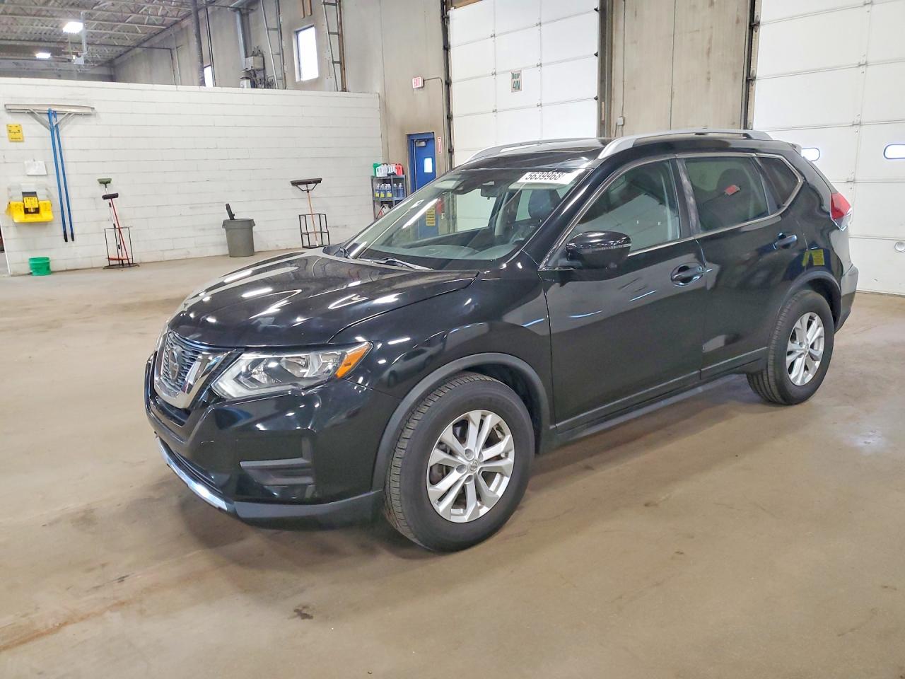 Salvage Nissan Rogue Image
