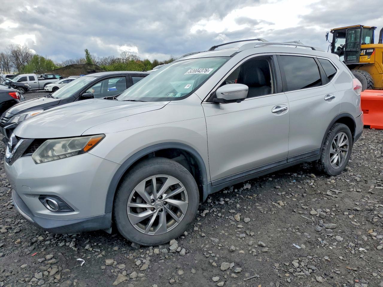 Salvage Nissan Rogue Image