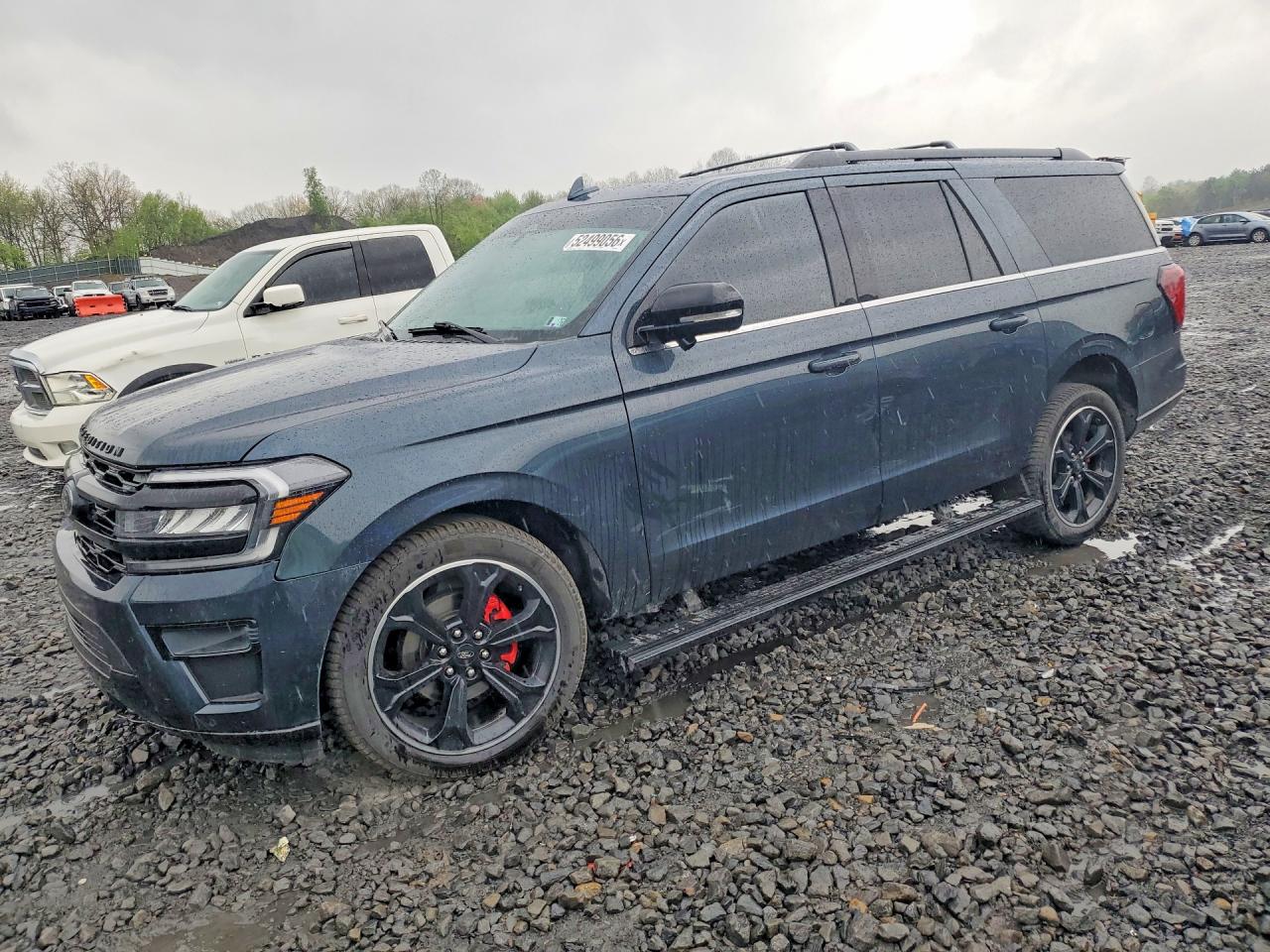 Salvage Ford Expedition Image