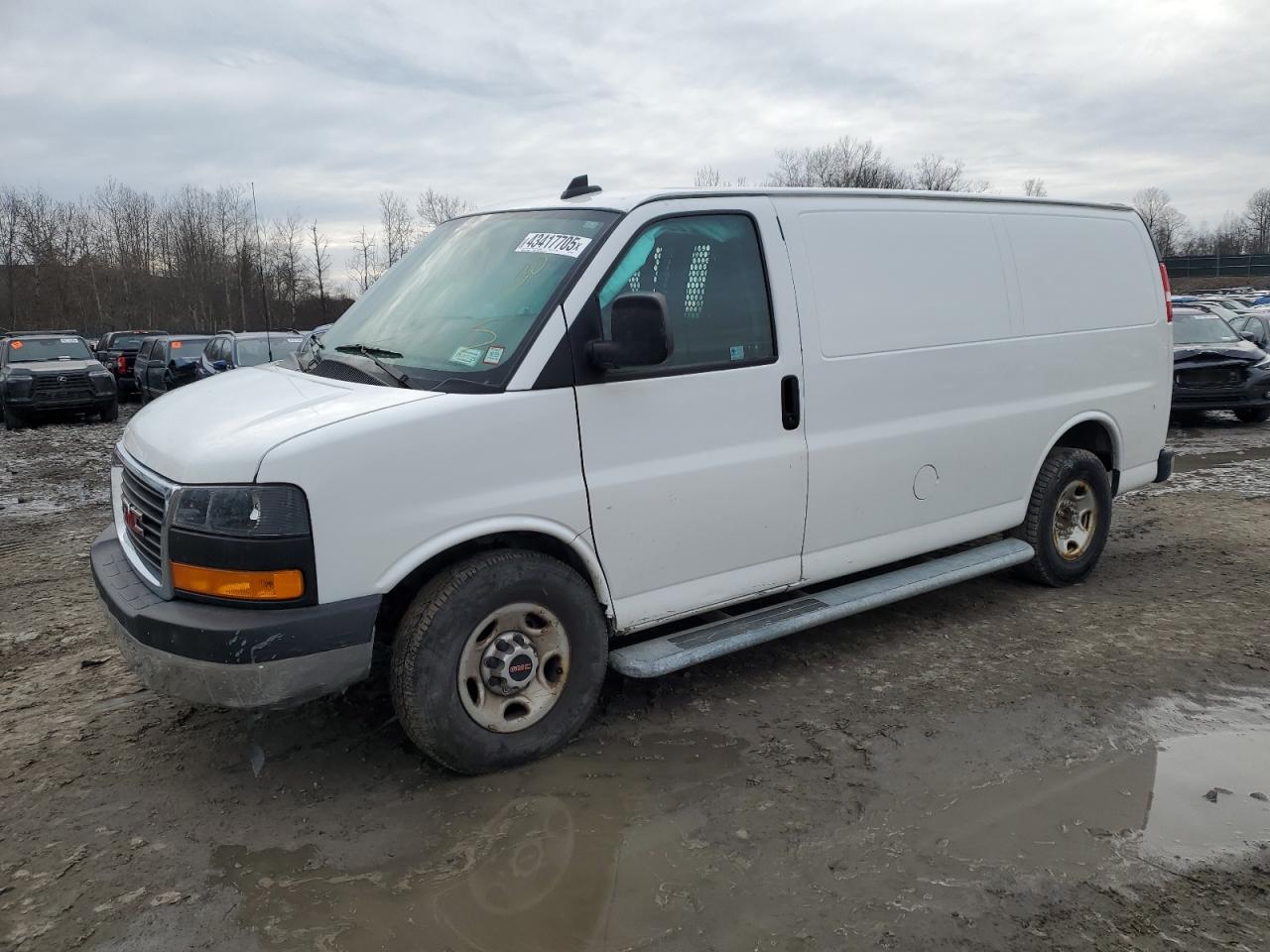 Salvage GMC Savana Image