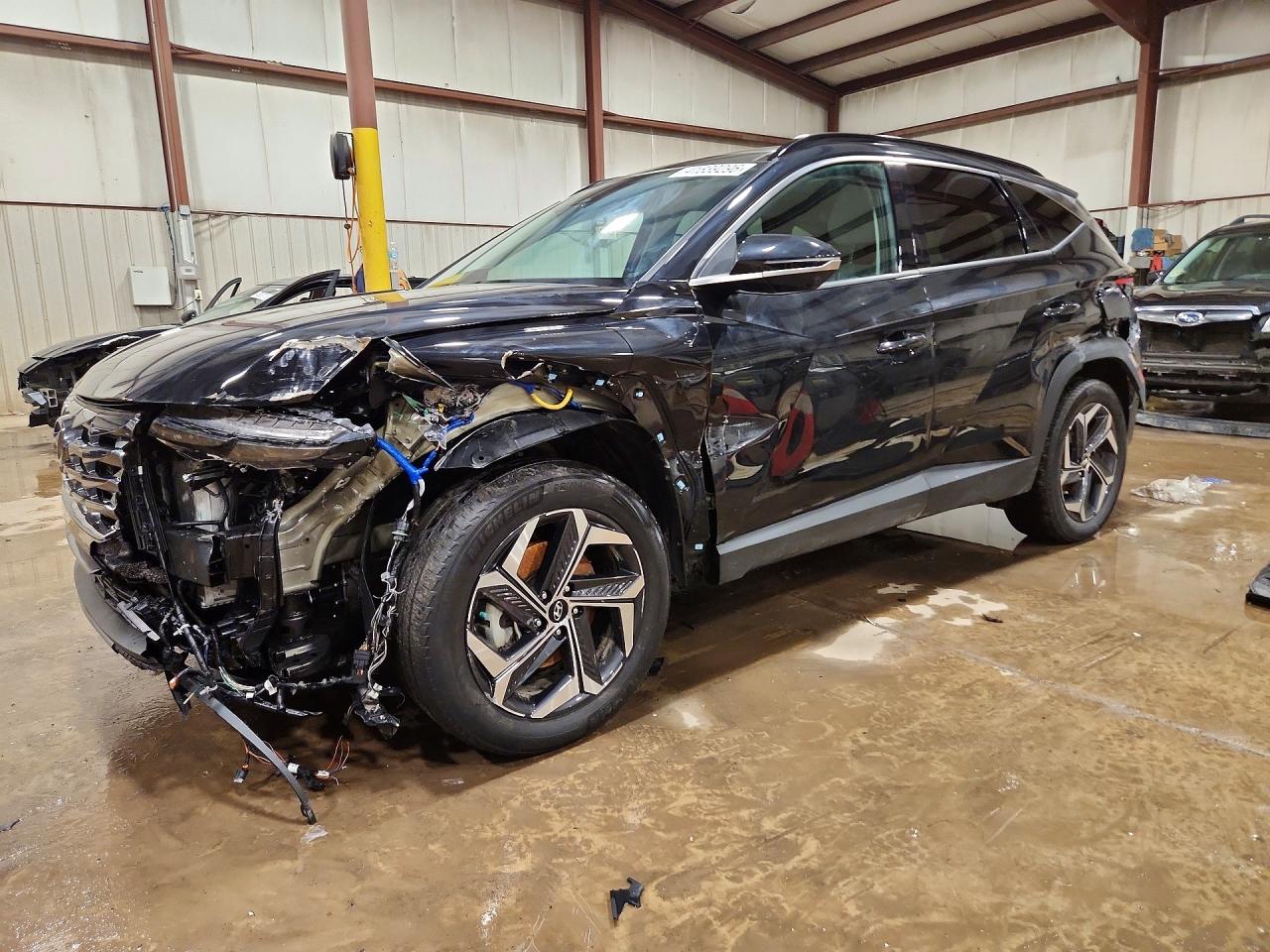 Salvage Hyundai TUCSON Image