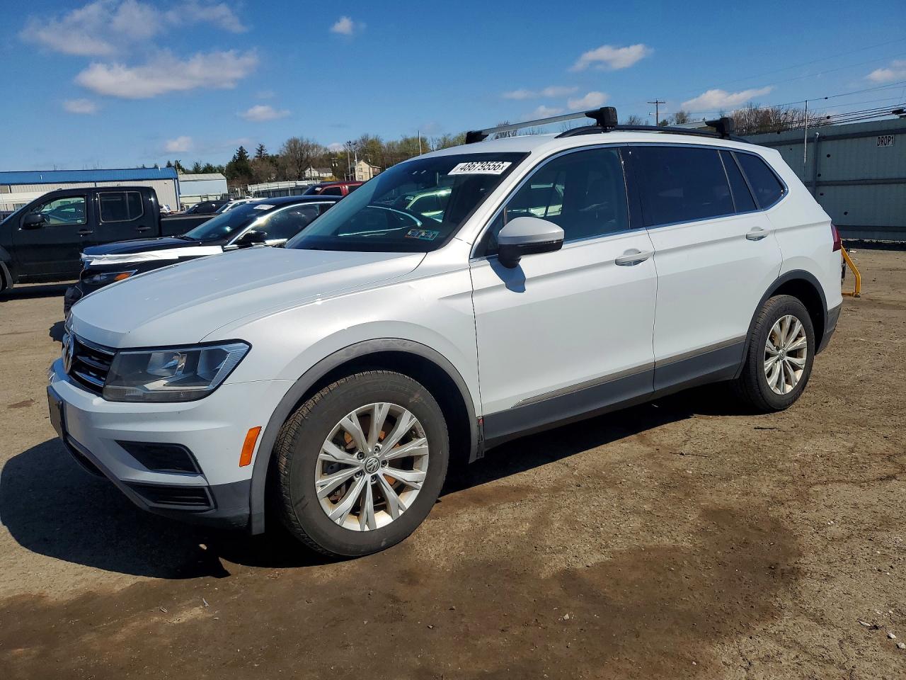 Salvage Volkswagen Tiguan Image