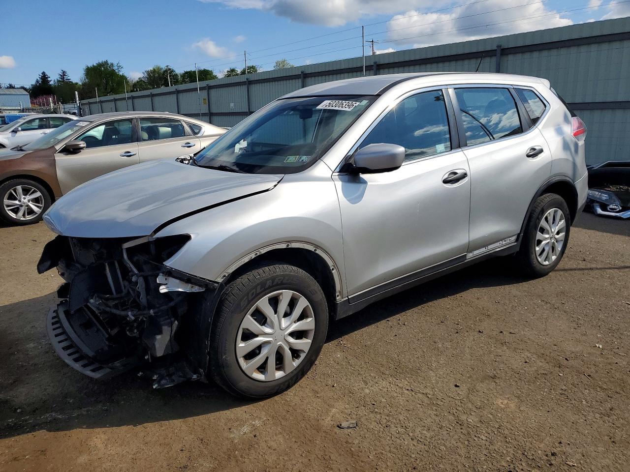 Salvage Nissan Rogue Image