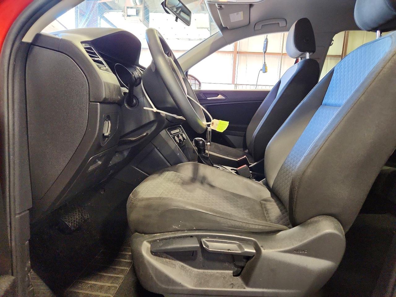Volkswagen Tiguan S