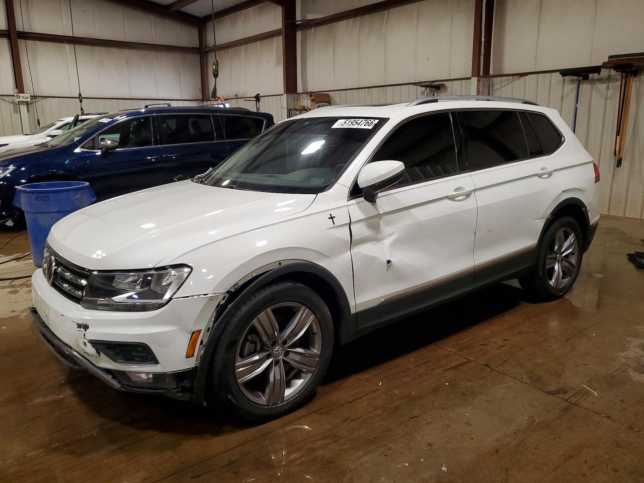Salvage Volkswagen Tiguan Image