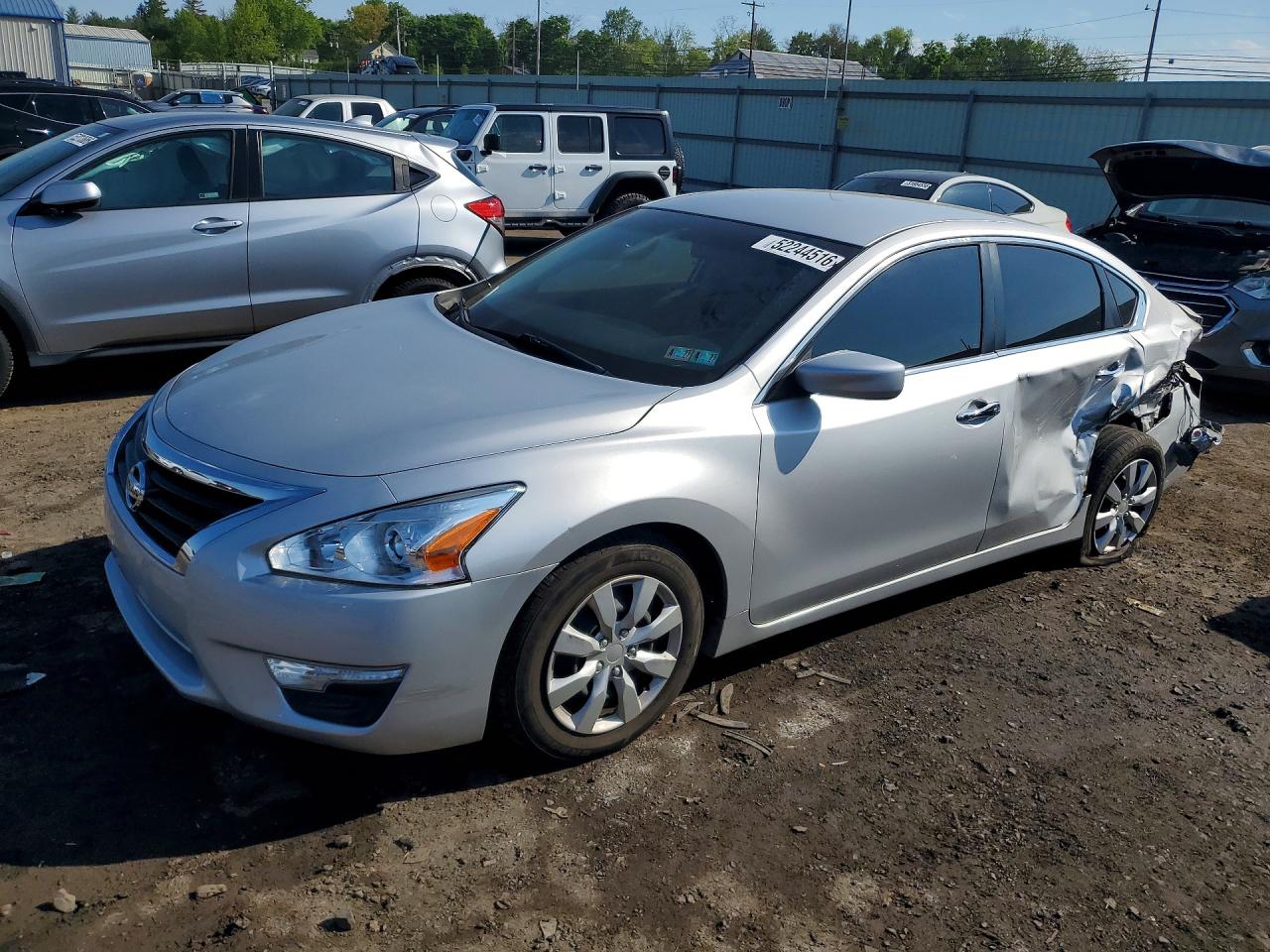 Salvage Nissan Altima Image