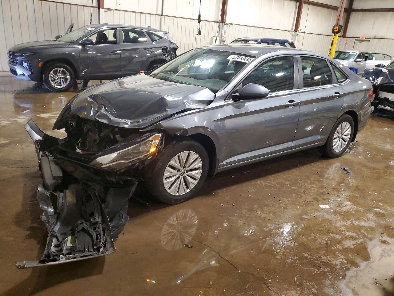 Salvage Volkswagen Jetta Image