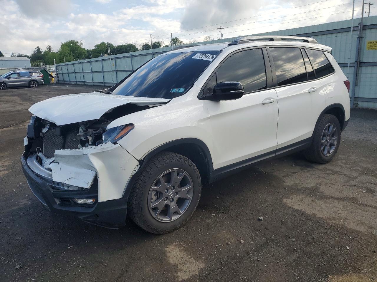 Salvage Honda Passport Image