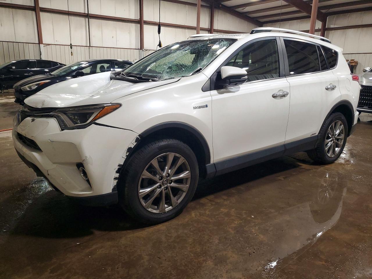 Salvage Toyota RAV4 Image