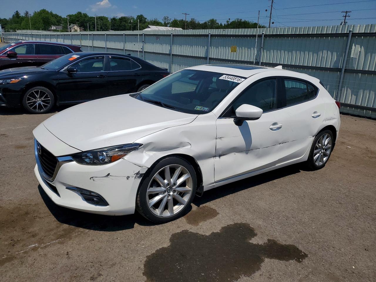 Salvage Mazda 3 Image