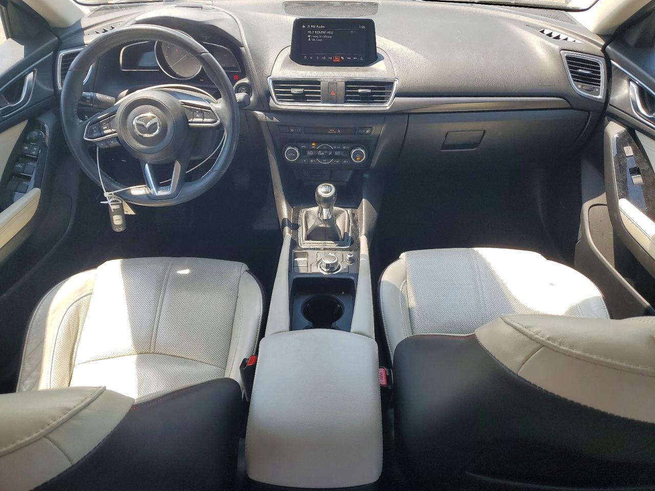 Mazda 3 Grand Touring