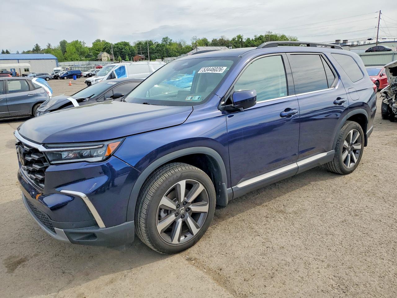 Salvage Honda Pilot Image