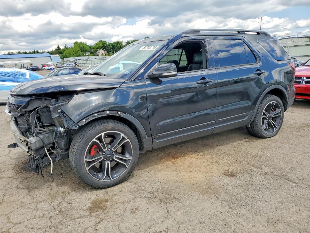 Salvage Ford Explorer Image