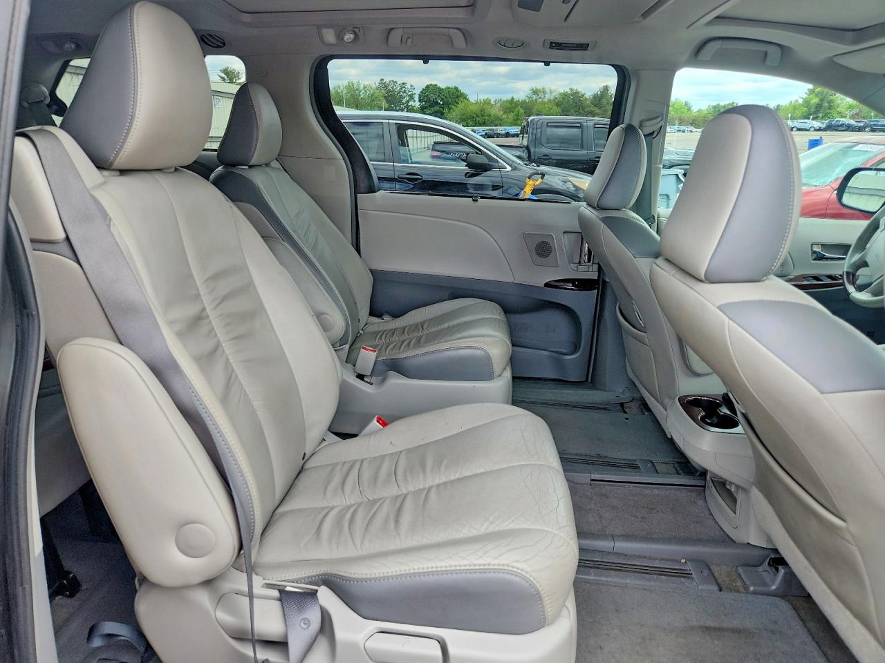 Toyota Sienna Xle 7-passenger